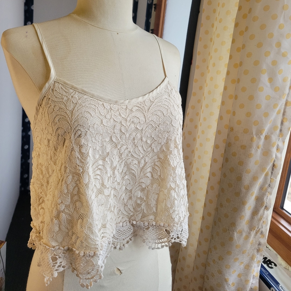 Lacey off-white Streetwear Society crop cami, medium
